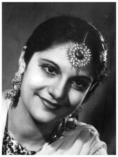 Pramila (Esther Victoria Abraham), star of 'Ulti Ganga' 1942